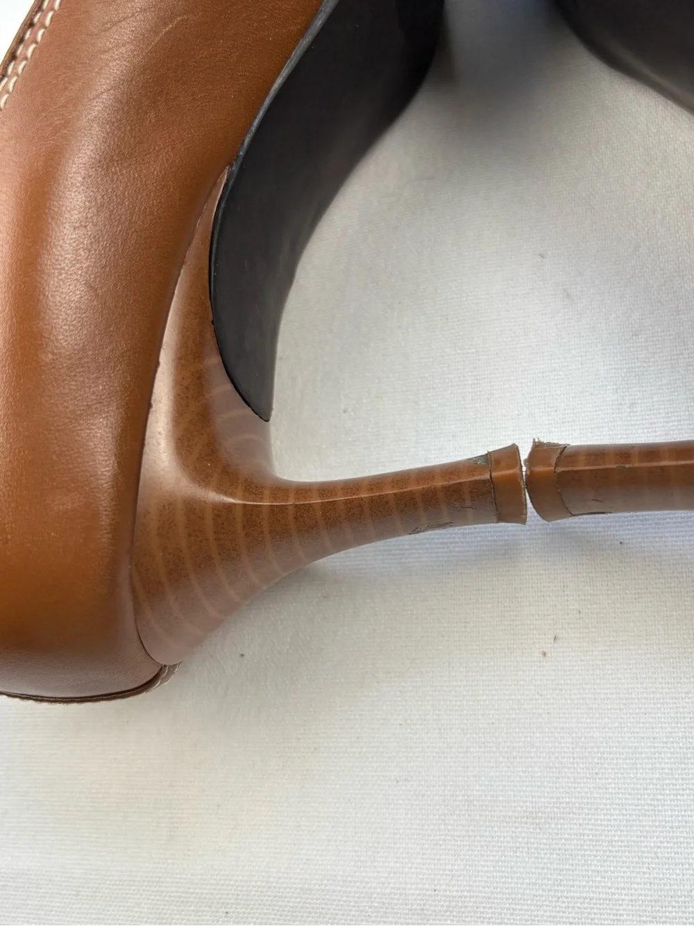 AEROSOLES Petunia Brown Leather Pumps Size 8.5 Kitten Heel Square Toe with Bow